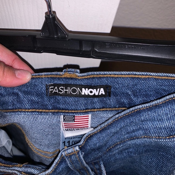 Distressed Jeans - Picture 4 of 4